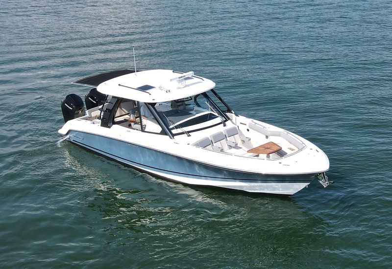2024 Boston Whaler 380 Realm