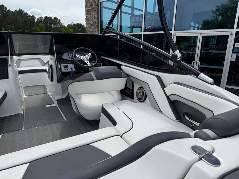 Boat Image 10