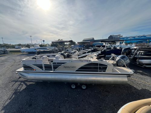 2015 Godfrey AP 25 Express