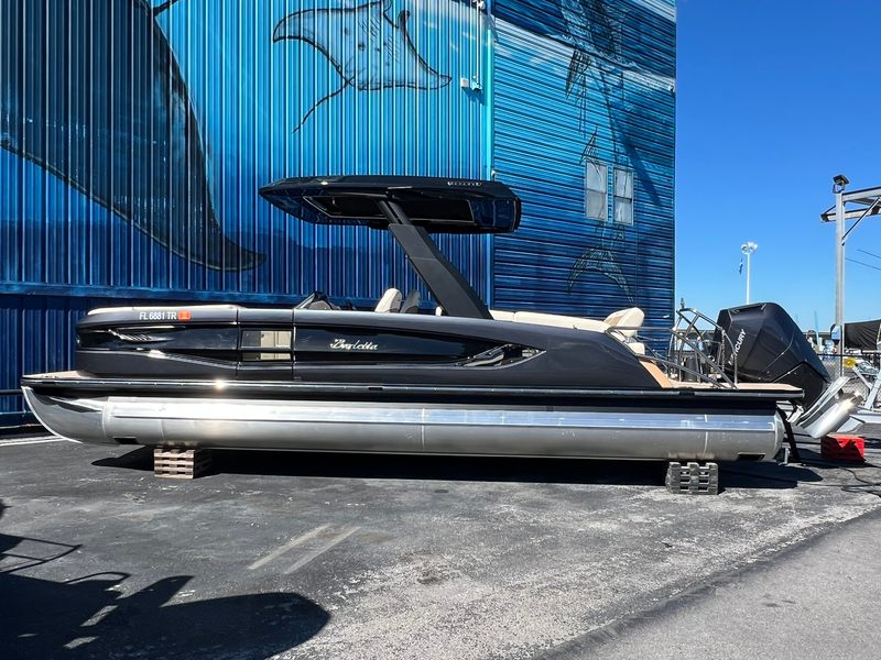 2024 Barletta Reserve V26UC