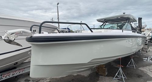 2026 Axopar 37 Sun Top