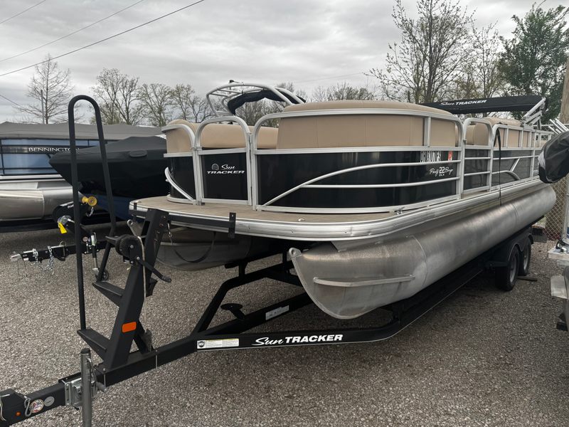 2017 Sun Tracker SPB 22 DLX
