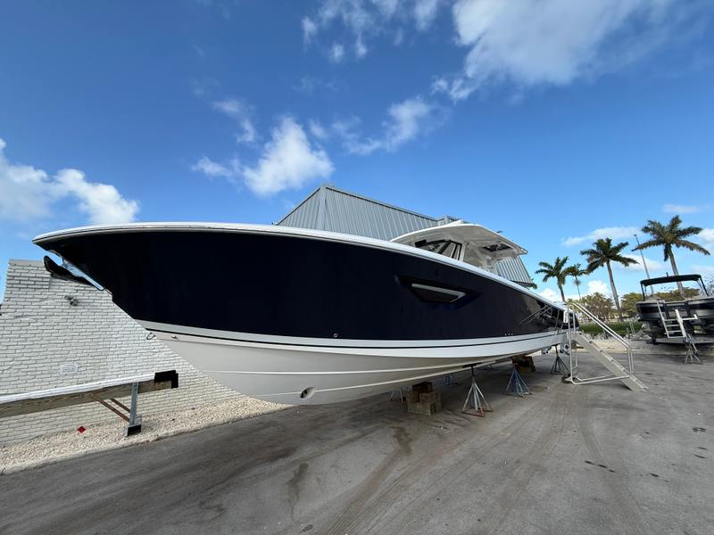 2023 Pursuit S 428